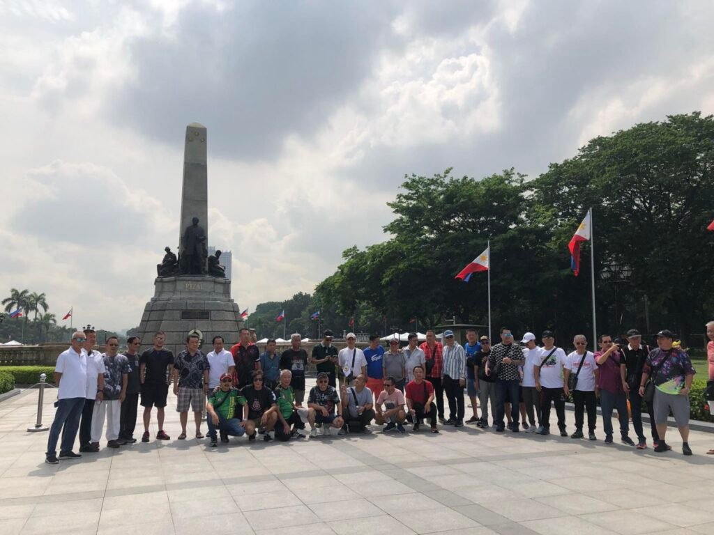 Astrokidd group tour at the Rizal Monument, Manila