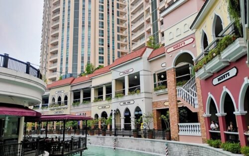 Venice Grand Canal Mall, Taguig